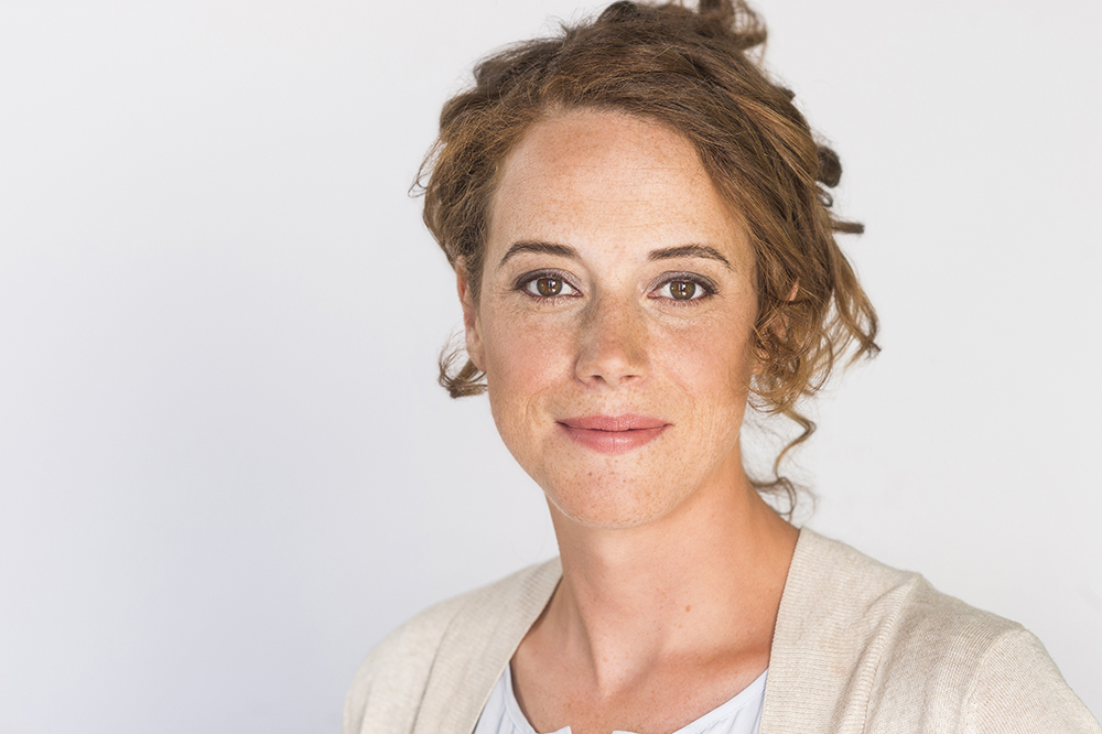 Johanna Hanink headshot